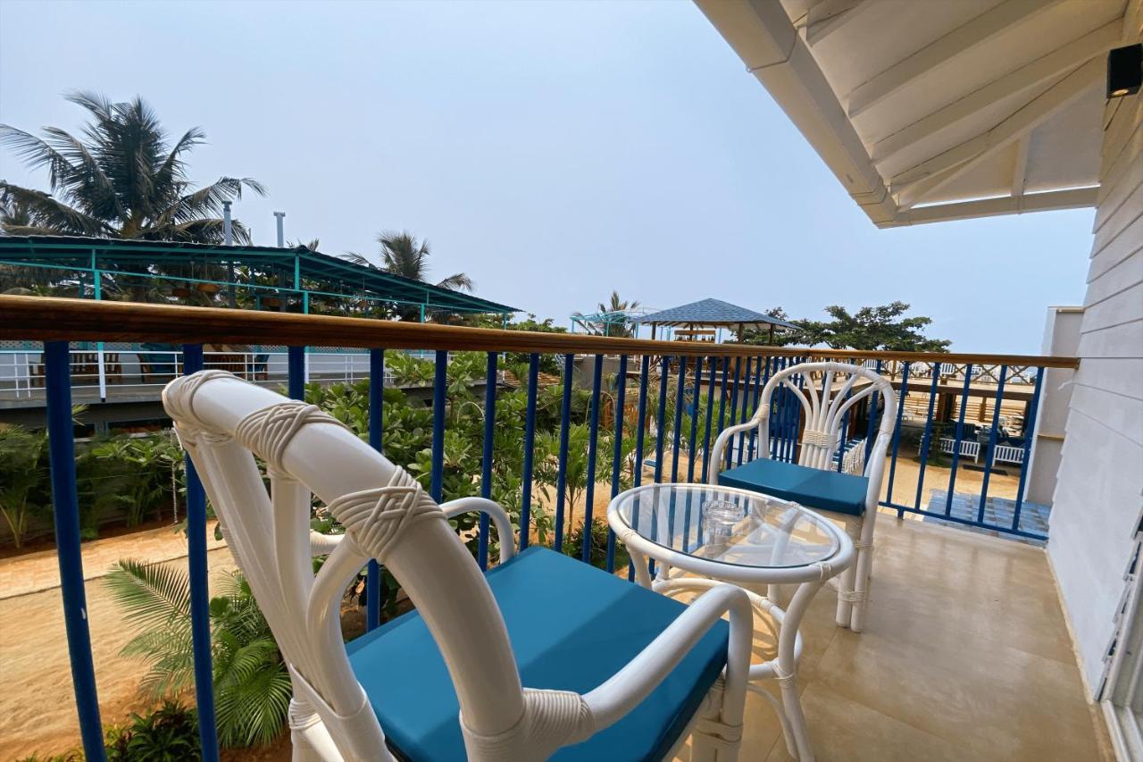 Sandbanks Villas, सहारा
